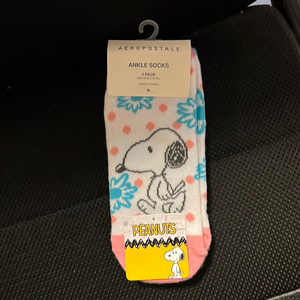 Aeropostale snoopy socks